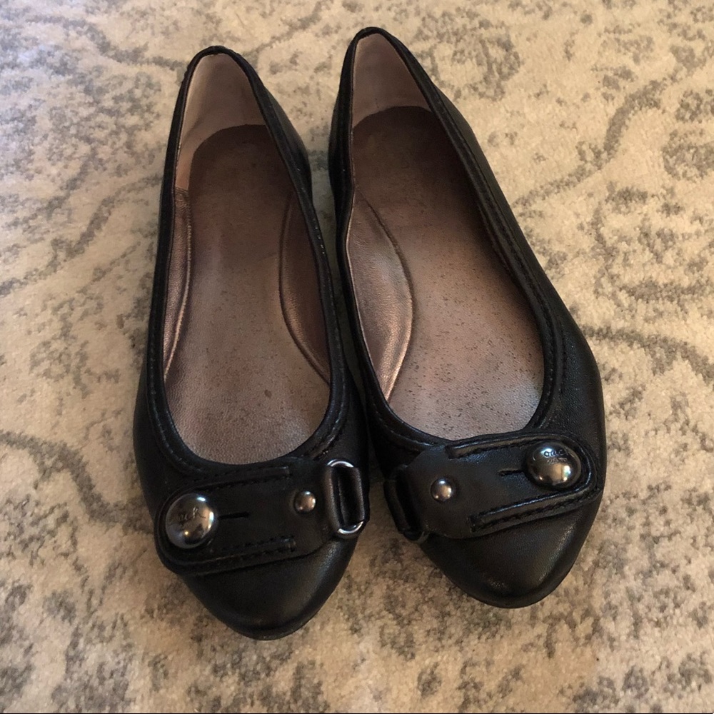 Coach flats